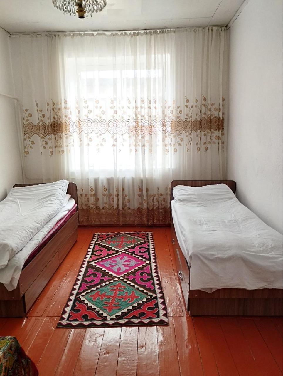 Guest House Bereke In Kyzart Village Bagysh Exteriör bild